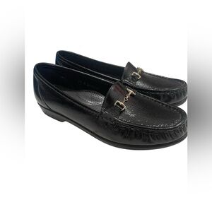 SAS Women's Metro Slip-On Loafer in Patent Black Size 7.5 M